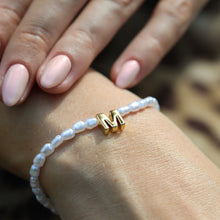 Load image into Gallery viewer, Initial pearl bracelet x TAJDA