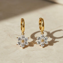 Naloži sliko v pregledovalnik galerije, Fiora uhani
