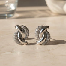 Load image into Gallery viewer, Sparkly earrings
