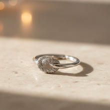 Load image into Gallery viewer, Silver knot ring
