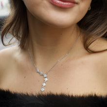 Load image into Gallery viewer, Silver clover necklace
