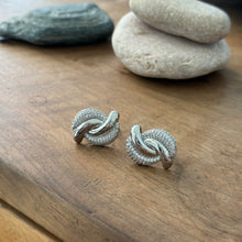 Load image into Gallery viewer, Sparkly earrings
